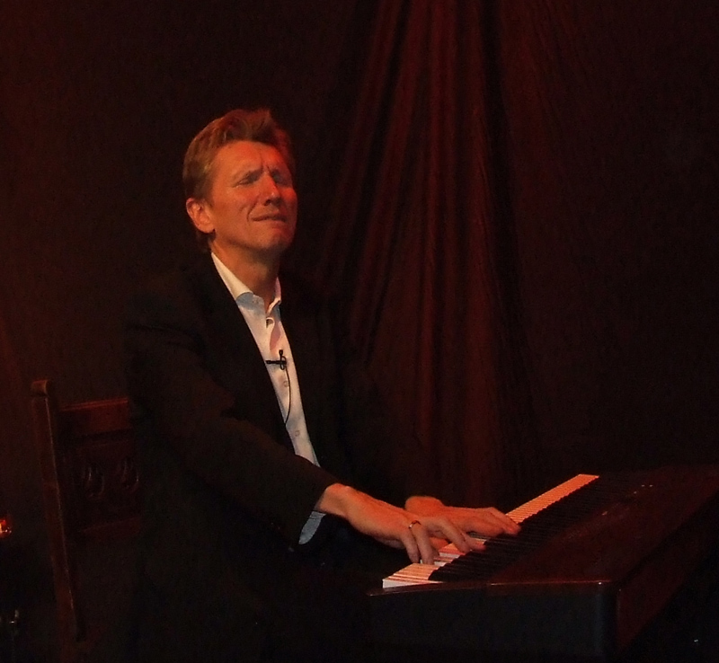 Uli Masuth am Klavier